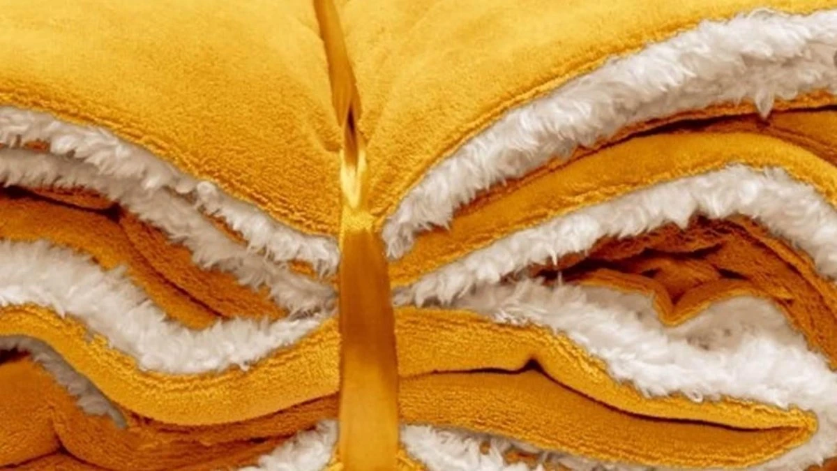 Unique Living Lars - Fleece - Plaid - 150x200 Cm - Mellow Yellow 2 Unique Living Lars - Fleece - Plaid - 150x200 Cm - Mellow Yellow - Afbeelding 2