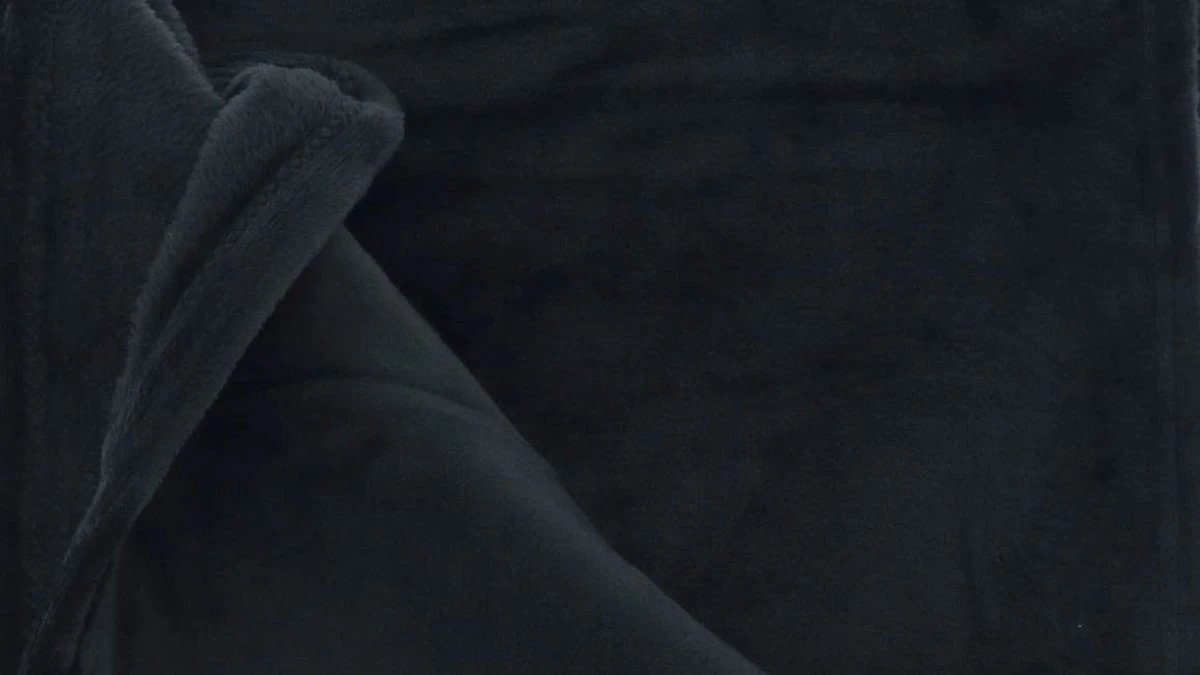 Unique Living Blush Plaid - 150x200 Cm - Black 1 Unique Living Blush Plaid - 150x200 Cm - Black