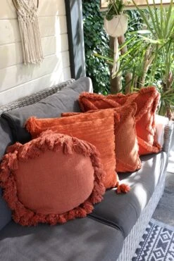 Unique Living Sierkussen - Boho Kruis Terracotta -Unique Living 800x1200 11