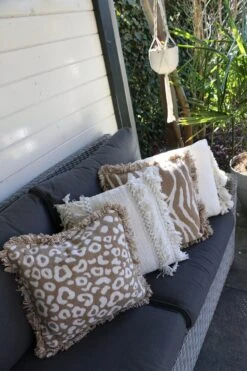 Unique Living Sierkussen - Boho Franjes Wit 15 Unique Living Sierkussen - Boho Franjes Wit -Unique Living 800x1200 21