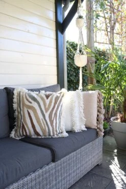 Unique Living Sierkussen - Boho Franjes Wit 18 Unique Living Sierkussen - Boho Franjes Wit -Unique Living 800x1200 24